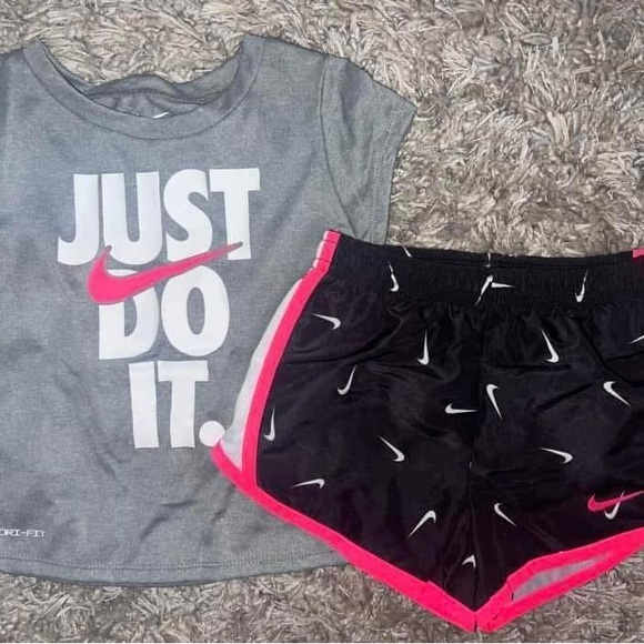 Nike Gray Tee and Black Shorts with Pink Accents - Picture 1 of 1